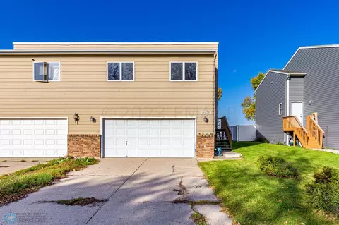 3784 10 St N, Fargo, ND 58102