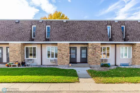 253 12 12 Ave E, West Fargo, ND 58078