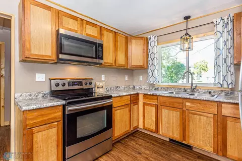 261 Maple St, Kindred, ND 58051 photo 9