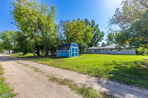 261 Maple St, Kindred, ND 58051 photo 24
