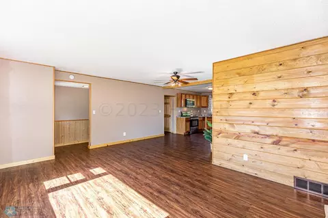 261 Maple St, Kindred, ND 58051 photo 7