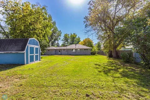 261 Maple St, Kindred, ND 58051 photo 2