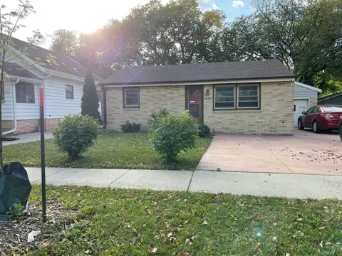 1422 10 St N, Fargo, ND 58102