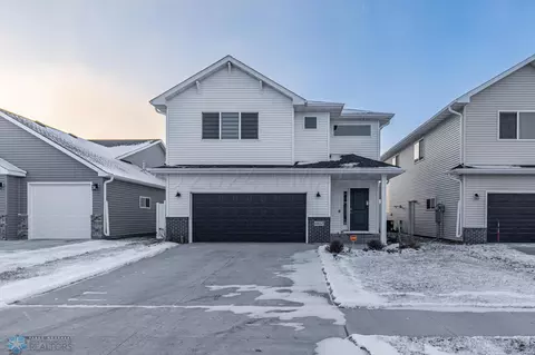 6657 27 St S, Fargo, ND 58104