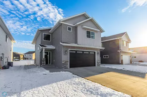 928 Albert Dr W, West Fargo, ND 58078