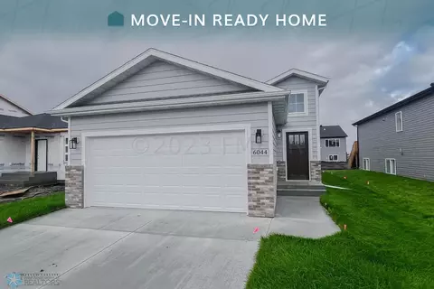 6044 8 St W, West Fargo, ND 58078