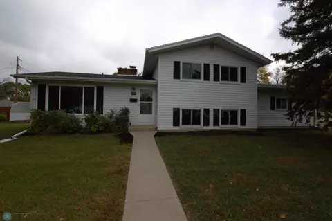 1005 24 Ave S, Fargo, ND 58103