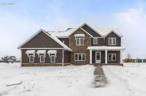 2836 Rivers Bend Dr E, West Fargo, ND 58078