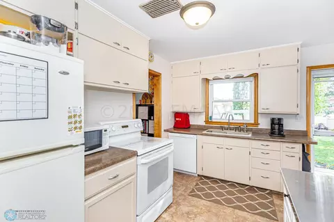 76 16 Ave N, Fargo, ND 58102 photo 10