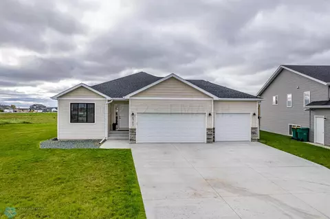 6702 72 Ave S, Horace, ND 58047