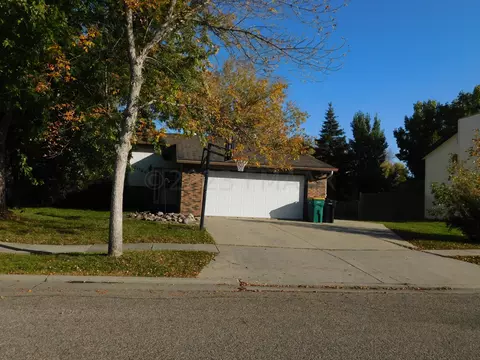 2024 4 Ave E, West Fargo, ND 58078