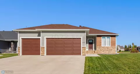 6015 Autumn Dr S, Fargo, ND 58104