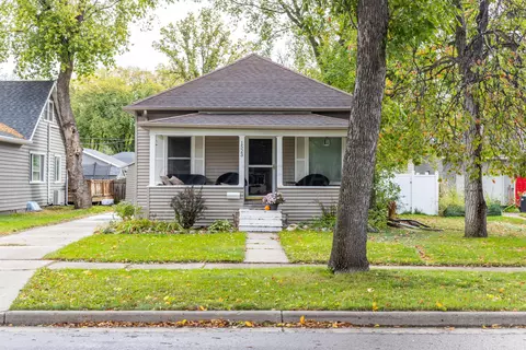 1523 4 St N, Fargo, ND 58102