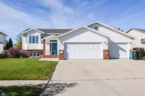 1558 7 St E, West Fargo, ND 58078