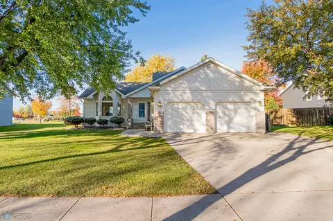 3525 22 St S, Fargo, ND 58104