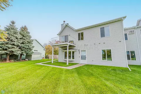 2805 32nd St S, Moorhead, MN 56560