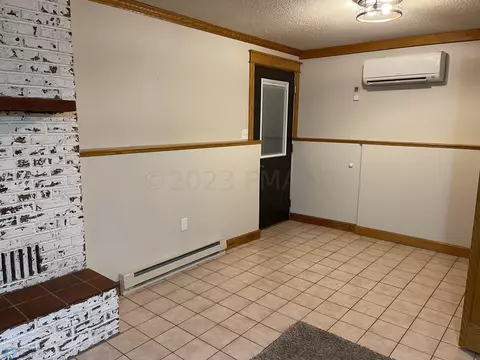 806 Maple St, Lisbon, ND 58054 photo 7