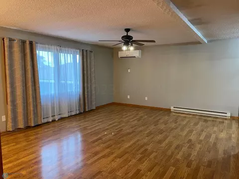 806 Maple St, Lisbon, ND 58054 photo 18