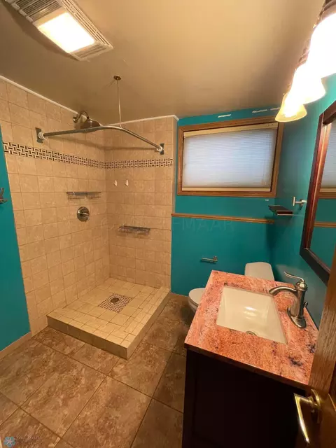 806 Maple St, Lisbon, ND 58054 photo 12