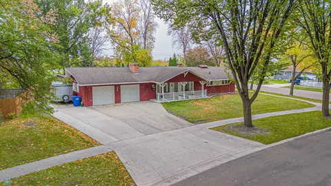 1830 7 St S, Fargo, ND 58103