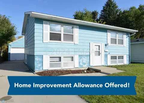 2213 6 Ave S, Fargo, ND 58103