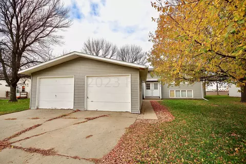 3103 Covent Garden St S, Moorhead, MN 56560
