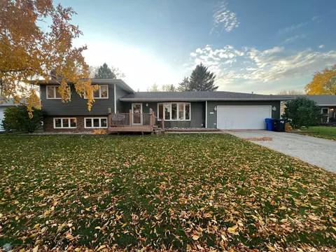 3522 Par St N, Fargo, ND 58102