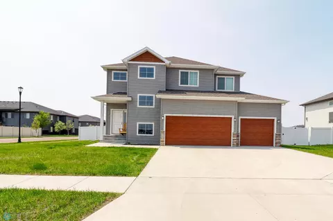 3387 55 St S, Fargo, ND 58104