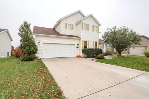3514 Eagle Run Dr, West Fargo, ND 58078