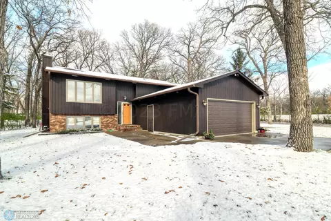 508 66th Ave N, Moorhead, MN 56560