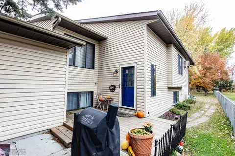 1910 20 Ave S, Fargo, ND 58103