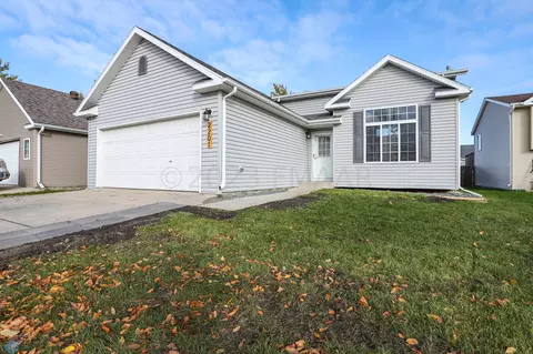 2201 59 Ave S, Fargo, ND 58104