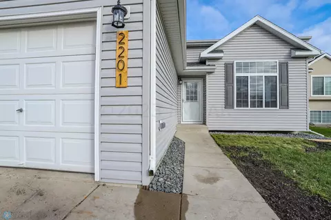 2201 59 Ave S, Fargo, ND 58104 photo 2
