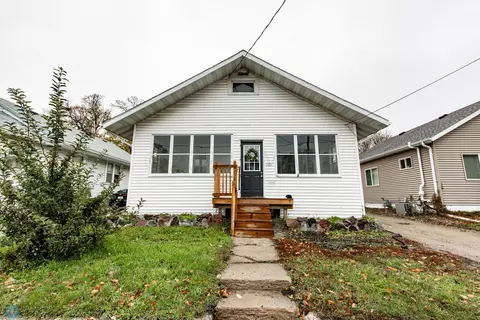 1121 9 St N, Fargo, ND 58102