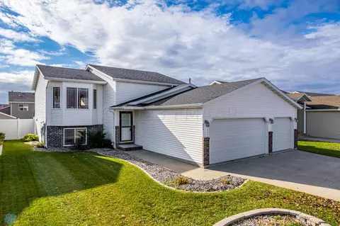 965 39 Ave W, West Fargo, ND 58078