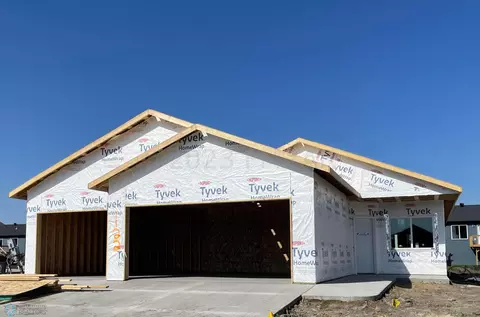 1122 Jill Dr W, West Fargo, ND 58078