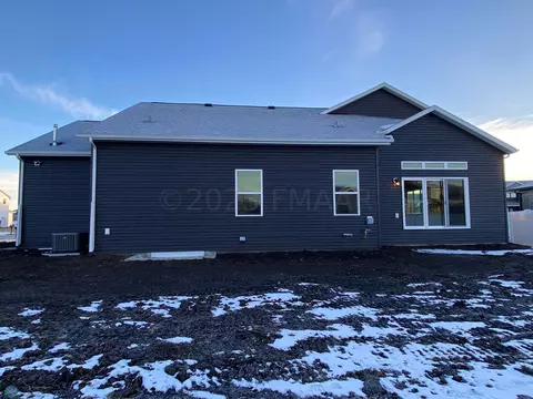 7341 Eagle Pointe Dr S, Fargo, ND 58104 photo 5