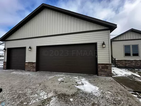 6918 2nd St NW, Moorhead, MN 56560
