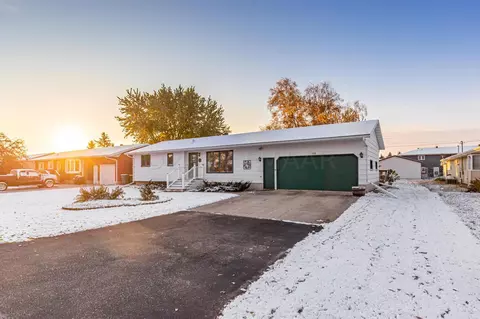 180 Walnut St, Kindred, ND 58051
