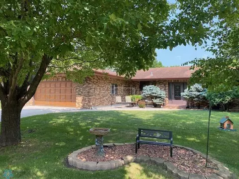 120 36th Avenue Cir S, Moorhead, MN 56560
