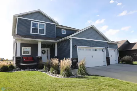 5880 Autumn Dr S, Fargo, ND 58104