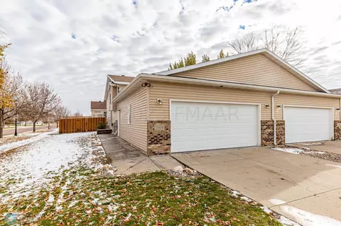 3308 Adams St S, Fargo, ND 58104