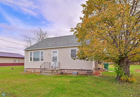 721 Jahr Ave, Portland, ND 58274