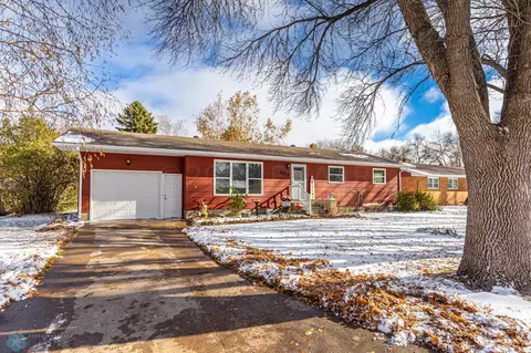 404 6 St NE, Barnesville, MN 56514