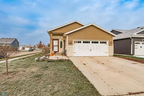 4443 17th St S, Moorhead, MN 56560