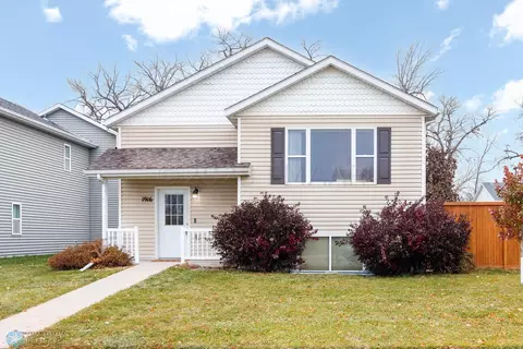 1916 4th Ave N, Moorhead, MN 56560