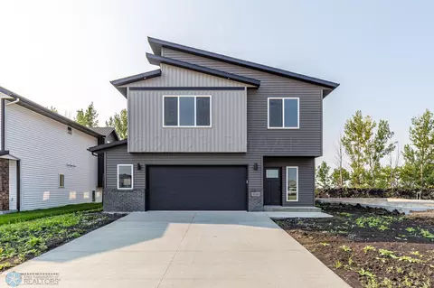 6081 Martin Ln W, West Fargo, ND 58078