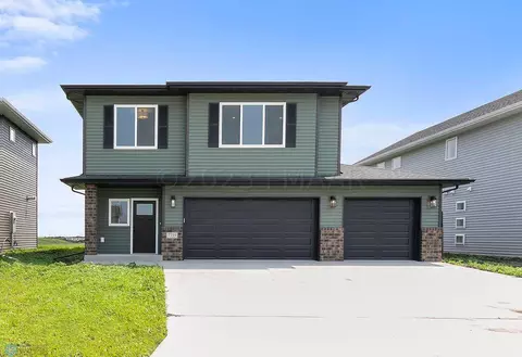 7739 Cub Creek Way, Horace, ND 58047