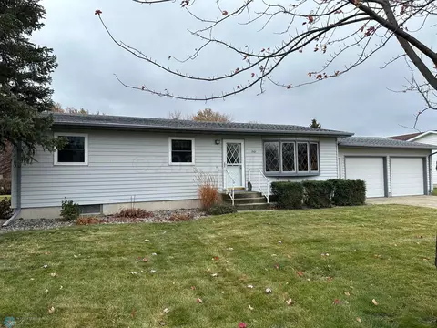 1501 Westmore Ave, Wahpeton, ND 58075