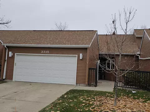 3315 W Prairiewood Dr S, Fargo, ND 58103